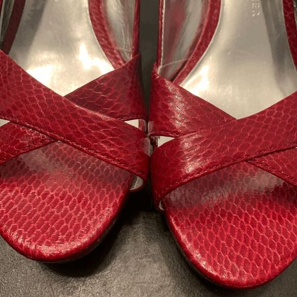Etienne Aigner Women's Crisscross Strap Texture Red Sling Back Wedge Sandals 6.5 - Picture 2 of 9